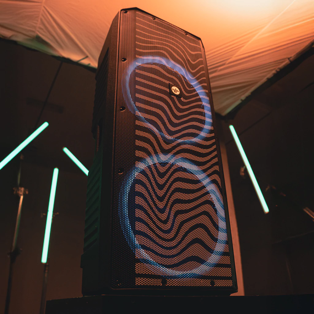 STROMBERG PARLANTE INSPIRE PRO PORT BT300W WOOFER 2X15/AUX 2ENT MIC